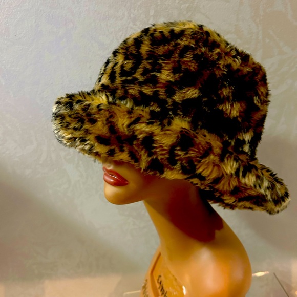 Hat - Picture 2 of 4